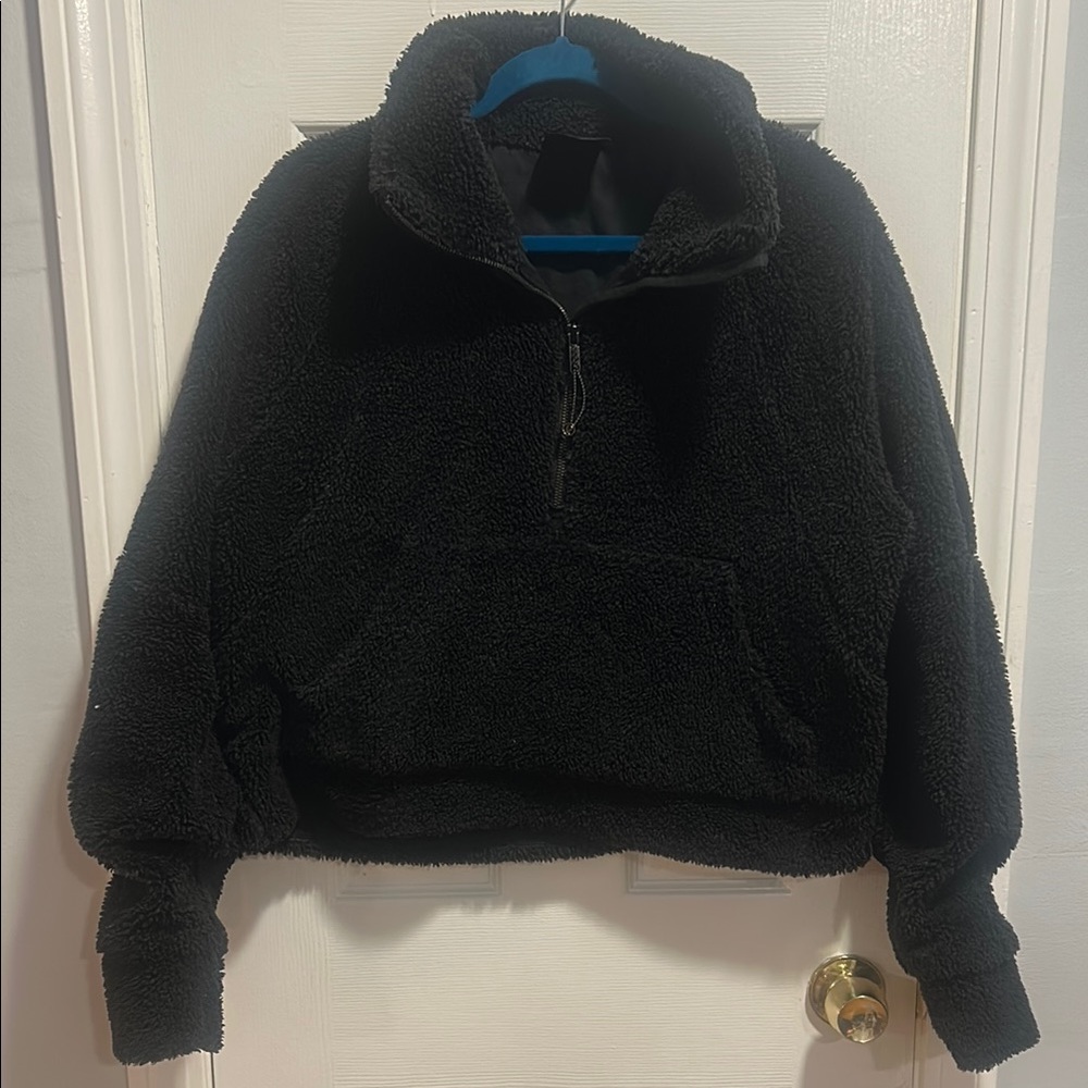 lululemon athletica black Sherpa crop pull over